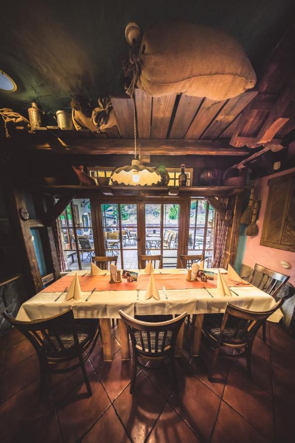 Zlín Penzion A Restaurace U Johana מראה חיצוני תמונה